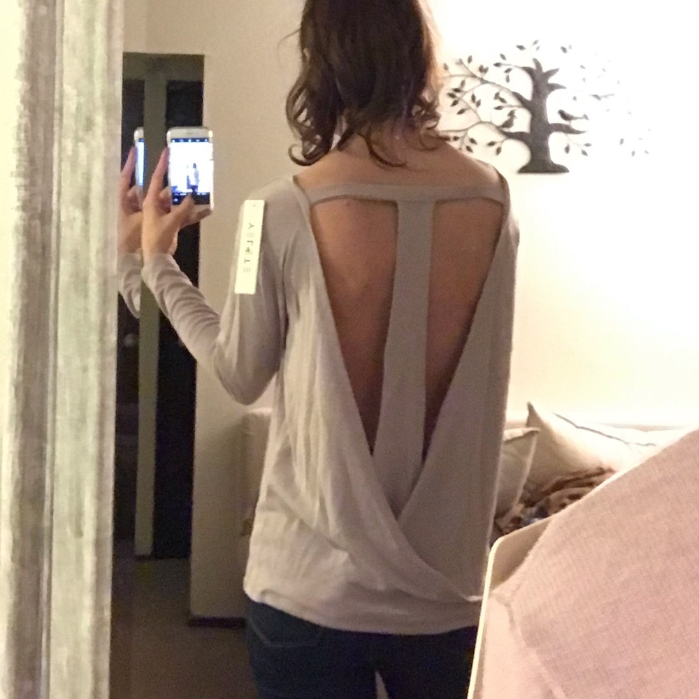 Open-Back Long Sleeve - Picture 5 of 7